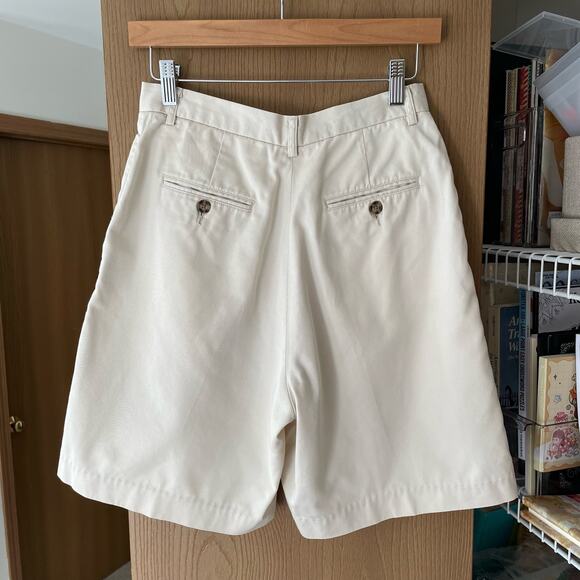 Vintage 90s Cutter & Buck Womens Shorts 8 Cream Pleated High Rise Retro Preppy - Picture 2 of 7